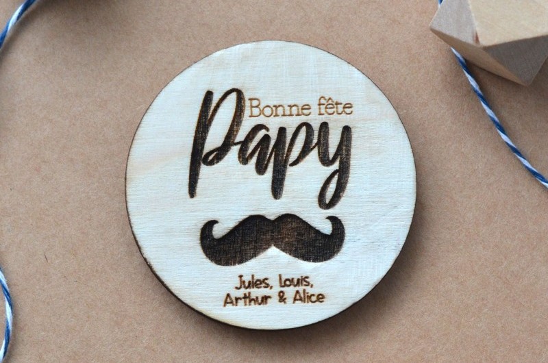 Aimant en bois personnalisé Super Papy Moustache