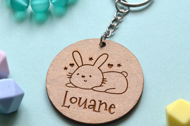 Porte-clé en bois personnalisé Lapin