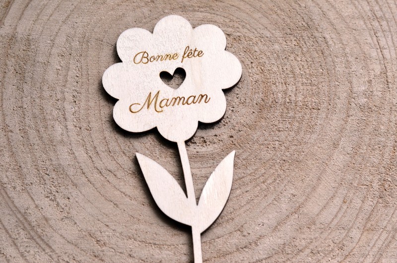 Fleur en bois Bonne Fête Maman