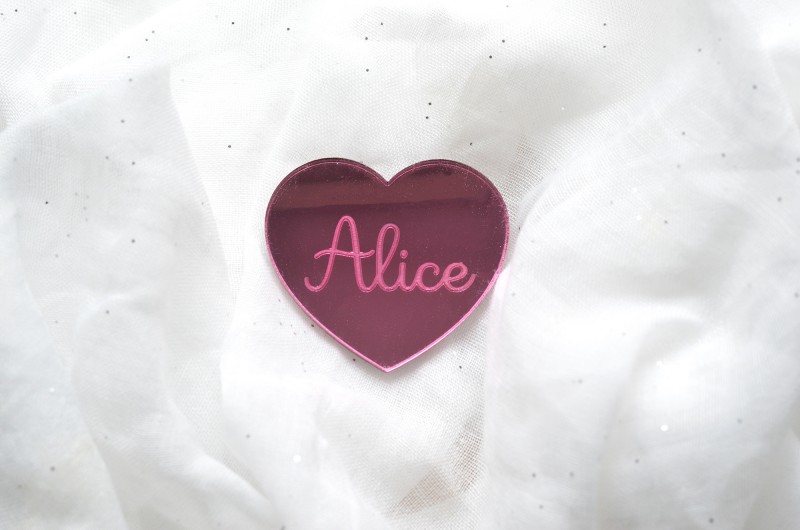 Badge Coeur avec prénom - Acrylique Miroir Rose