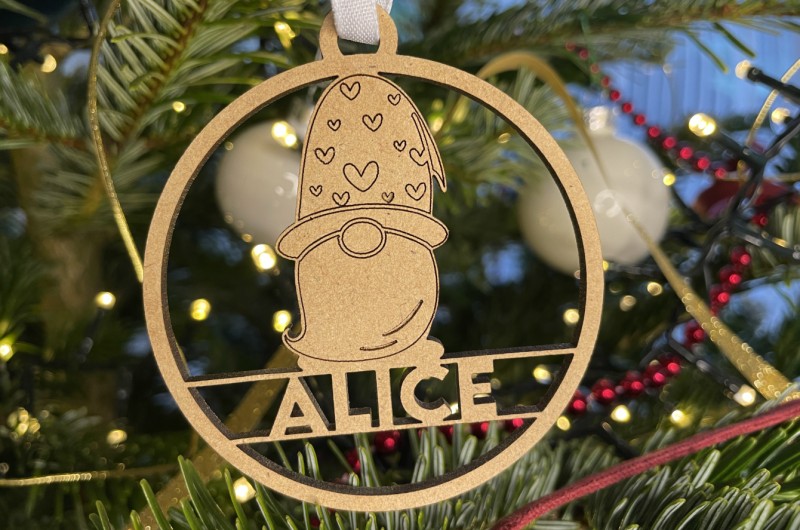 Décoration de Noël en bois avec prénom et gnome fille
