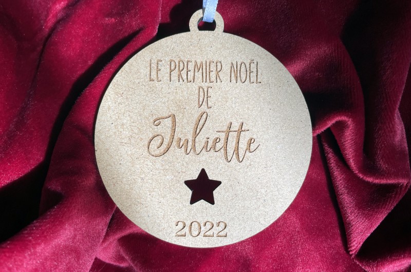 Décoration Premier Noël en bois avec prénom et étoile