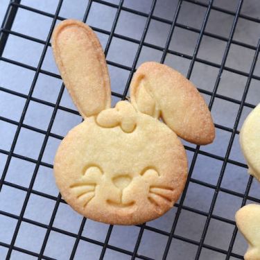 Biscuit r&eacute;alis&eacute; avec un emporte-pi&egrave;ce clown UneJolieFete.com